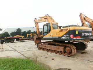 现代R305LC-9挖掘机