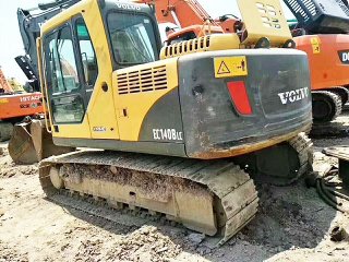沃尔沃EC140B挖掘机