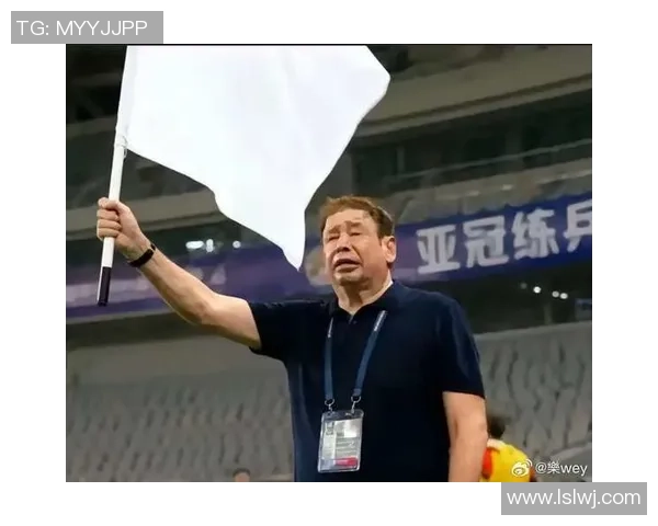 李璇揭露足球明星慷慨捐款背后的感人故事与真实动机